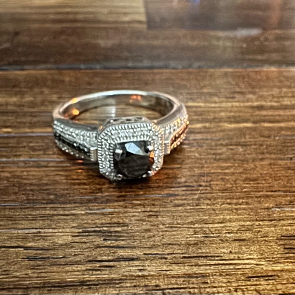 Elegant Silver and Black Stone Ring